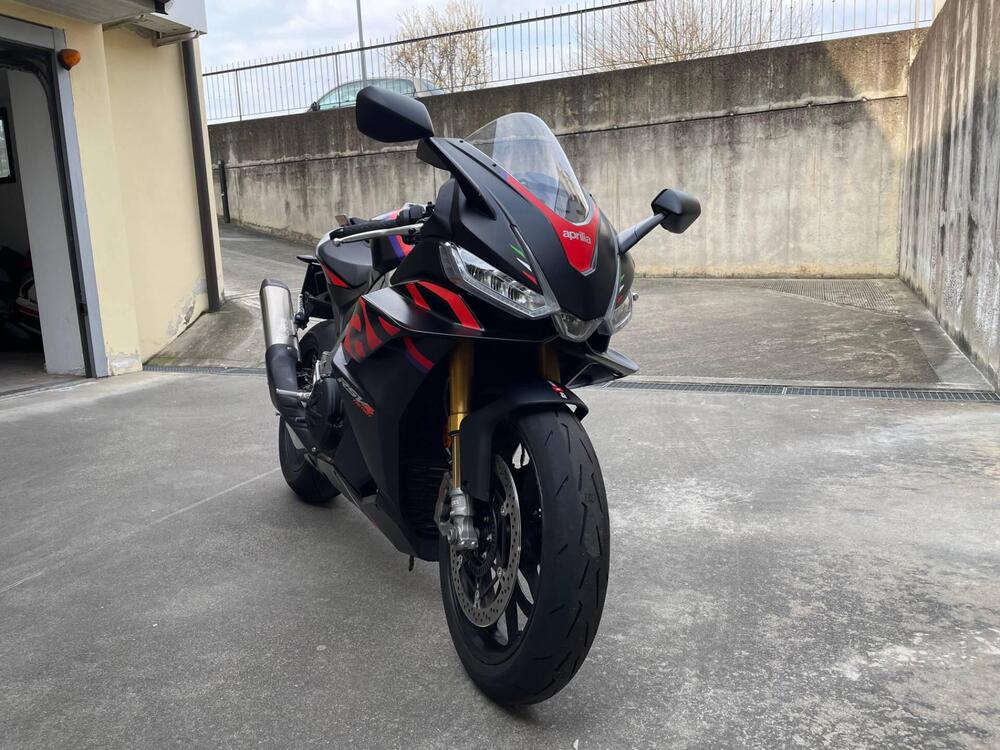 Aprilia RSV4 1100 Factory (2021 - 24) (14)