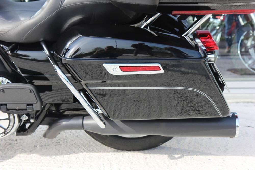 Harley-Davidson 107 Road Glide Ultra (2017 - 18) - FLTRU (13)