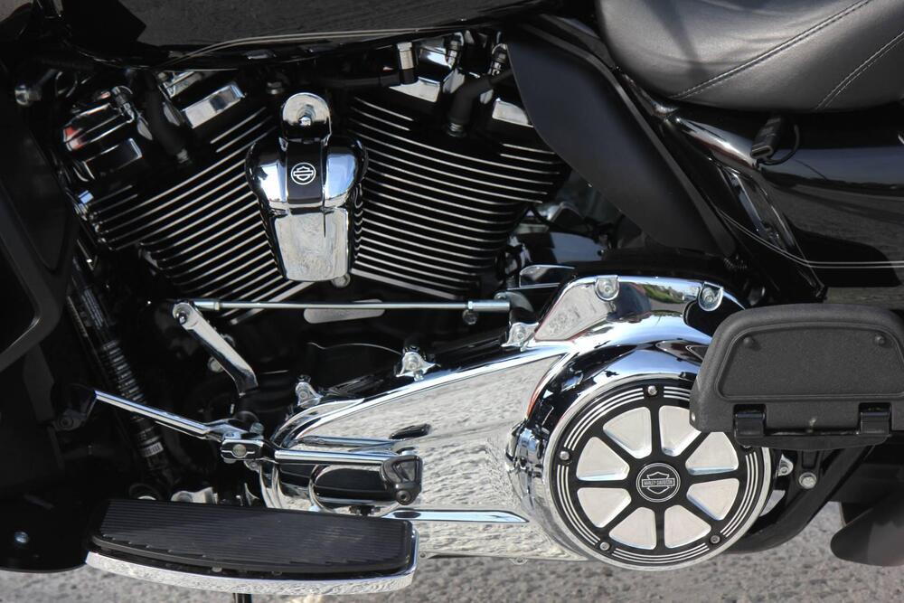 Harley-Davidson 107 Road Glide Ultra (2017 - 18) - FLTRU (12)