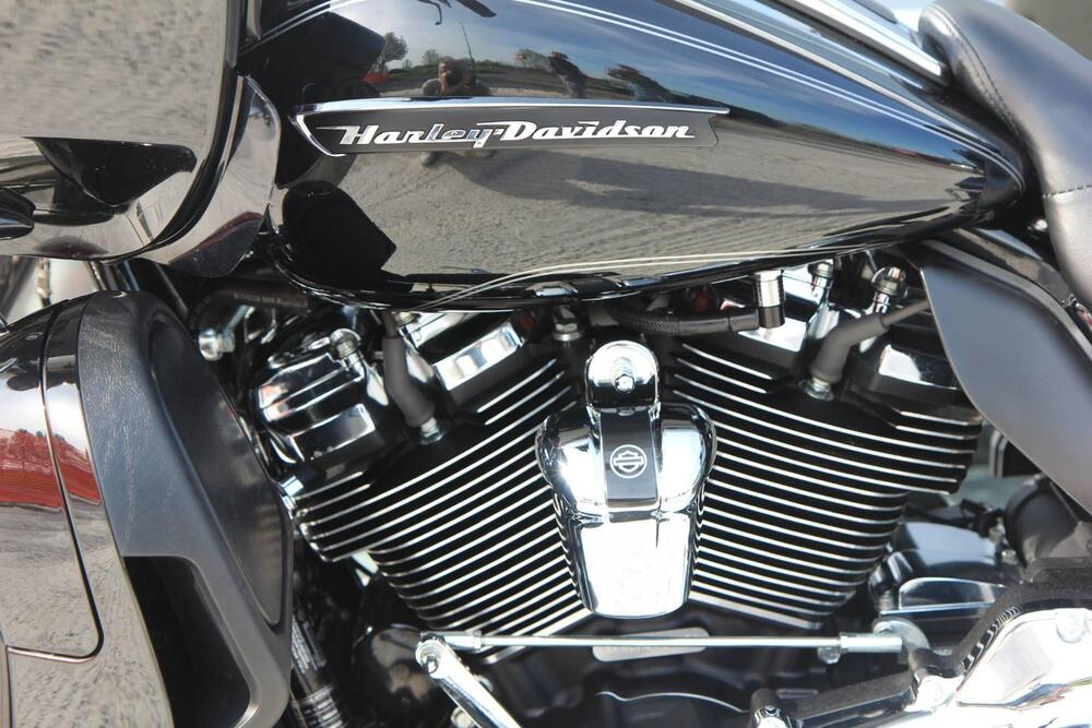 Harley-Davidson 107 Road Glide Ultra (2017 - 18) - FLTRU (11)