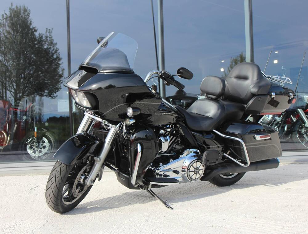Harley-Davidson 107 Road Glide Ultra (2017 - 18) - FLTRU (3)