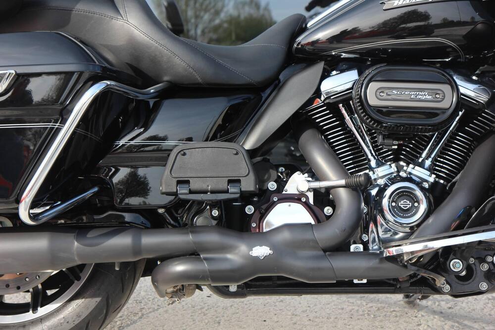 Harley-Davidson 107 Road Glide Ultra (2017 - 18) - FLTRU (6)