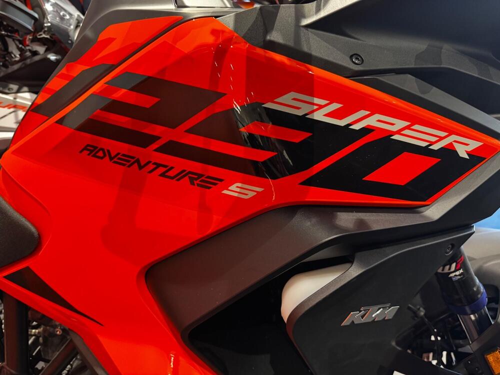 KTM 1290 Super Adventure S (2022 - 25)