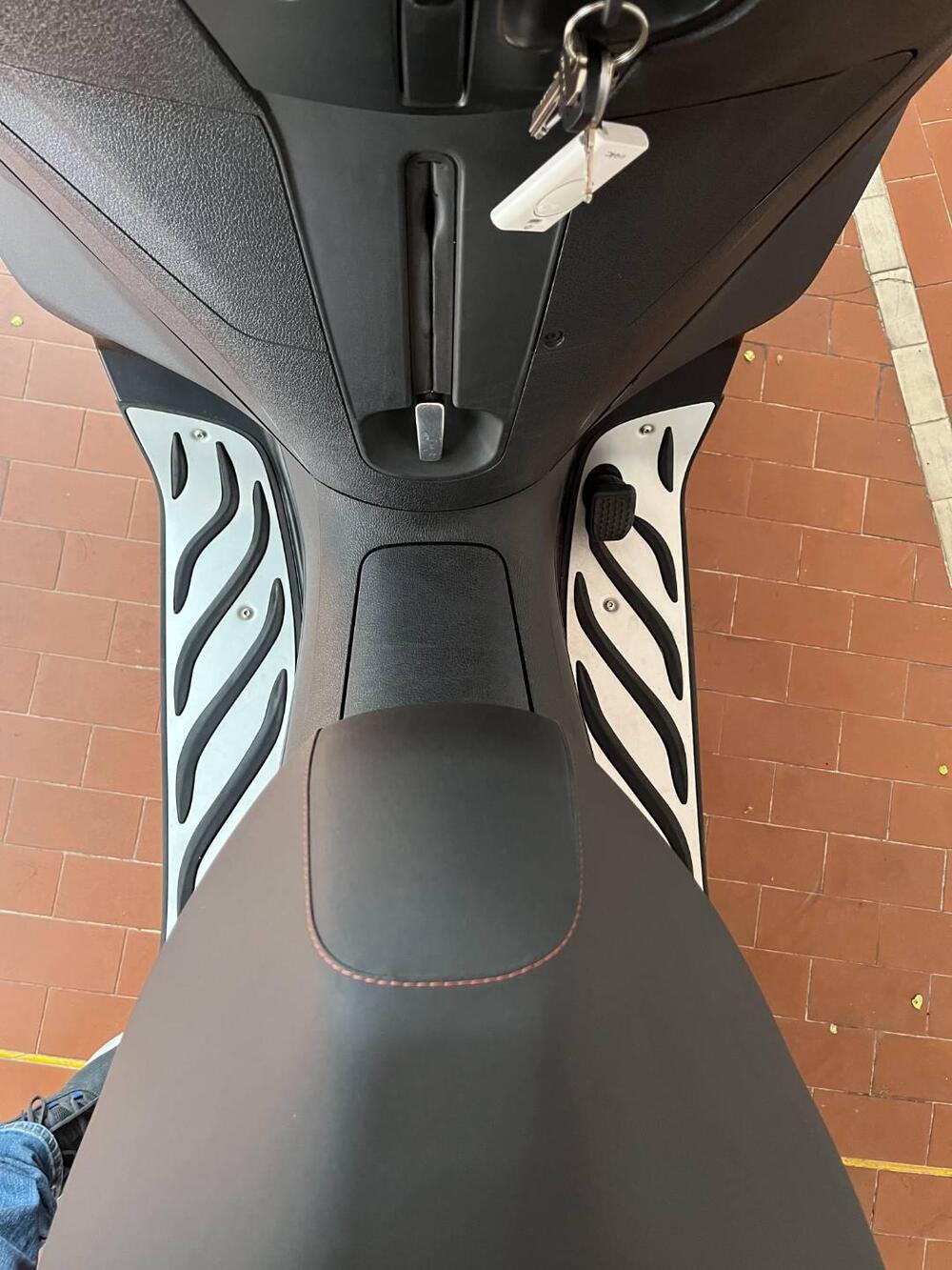 Piaggio MP3 300 ABS Hpe (2021 - 24) (10)