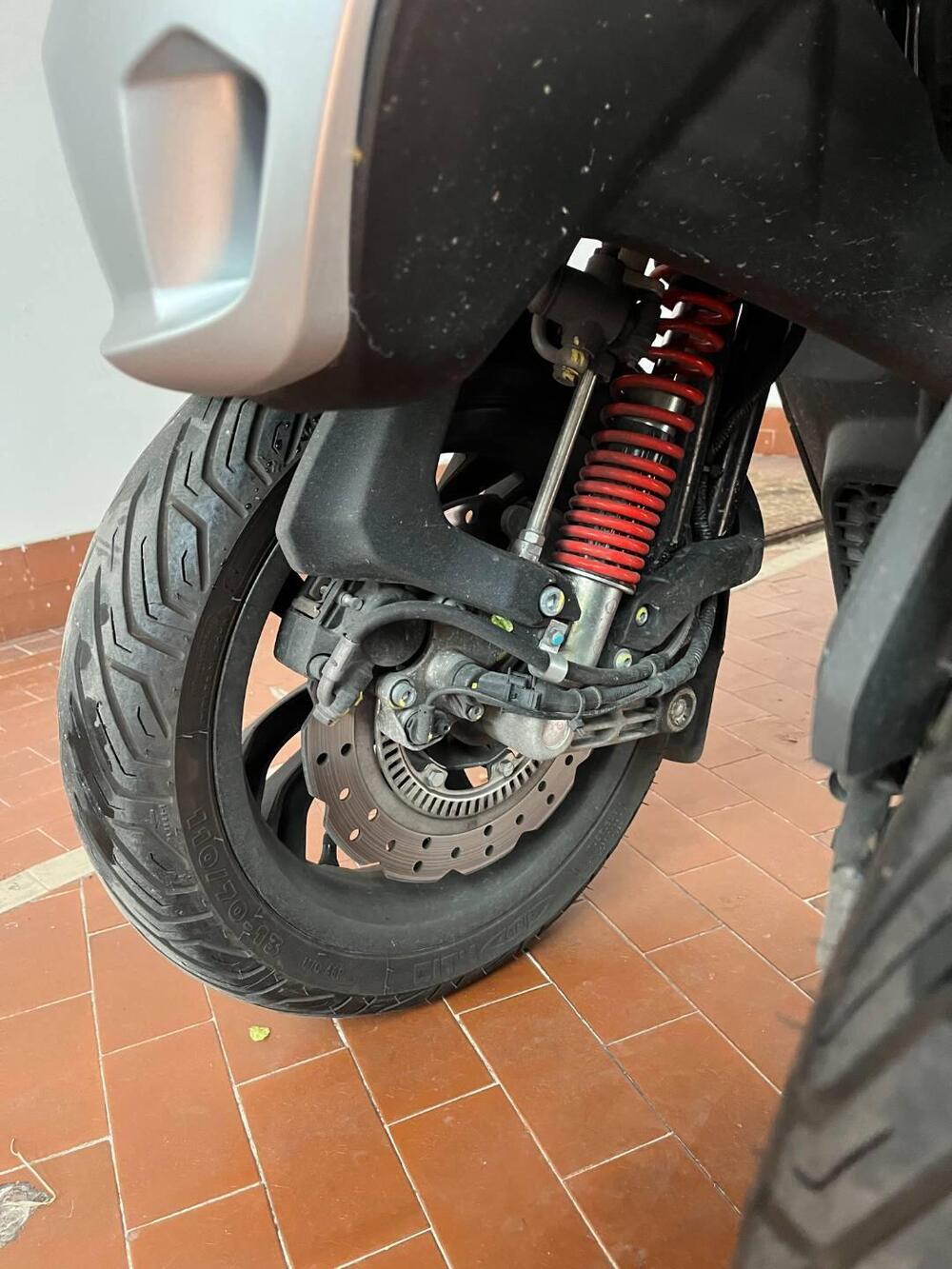 Piaggio MP3 300 ABS Hpe (2021 - 24) (14)