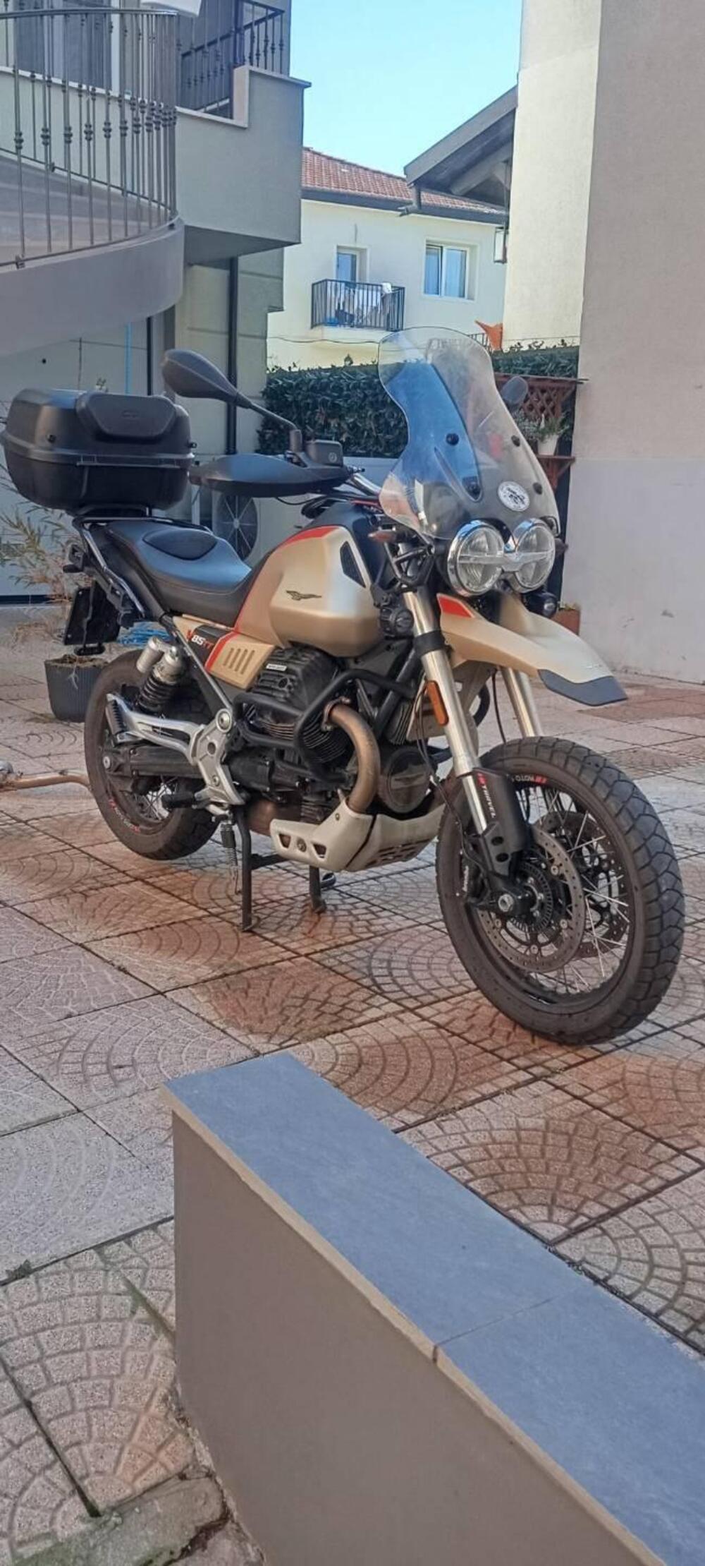 Moto Guzzi V85 TT (2019 - 20) (5)