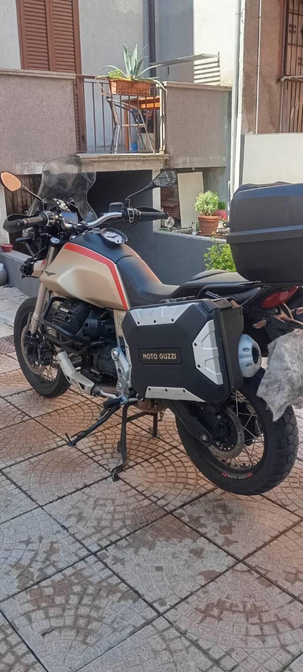 Moto Guzzi V85 TT (2019 - 20) (8)