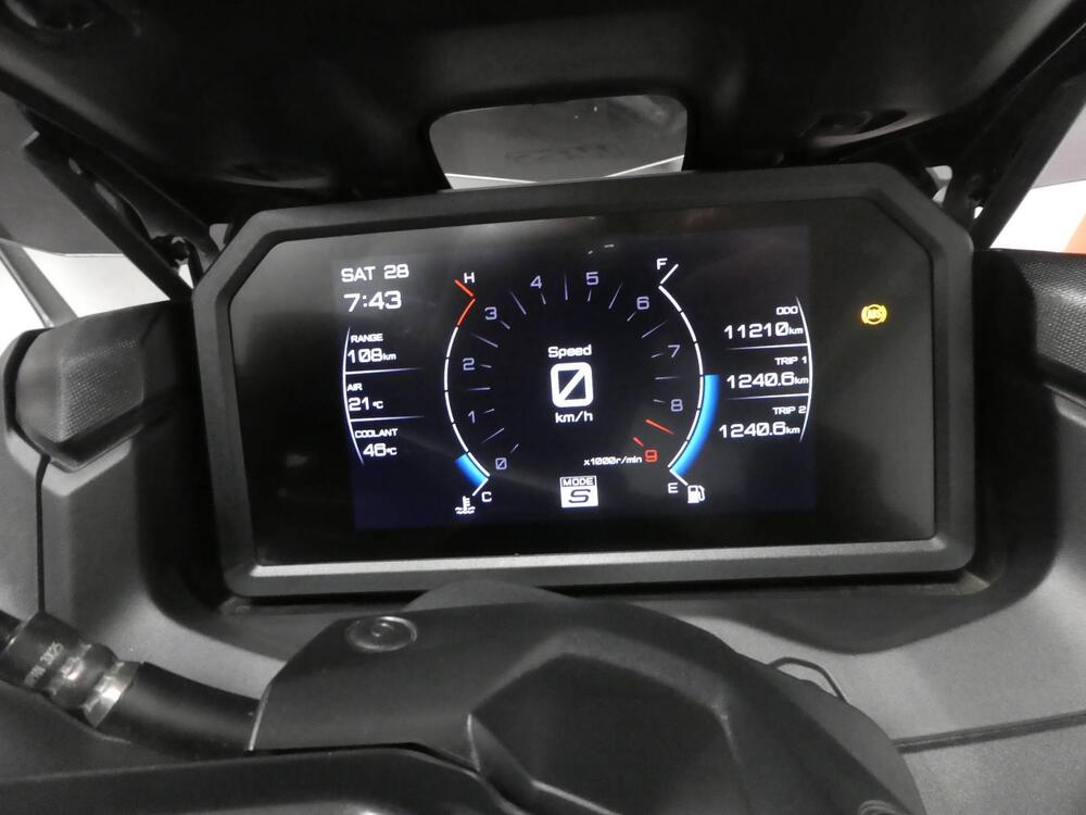 Yamaha T-Max 560 (2022 - 24) (4)