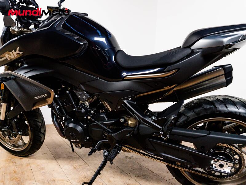 CFMOTO 800NK Sport (2023 - 26) (10)