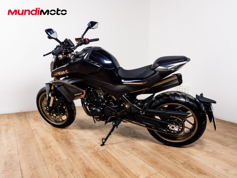 CFMOTO 800NK Sport (2023 - 26) (7)