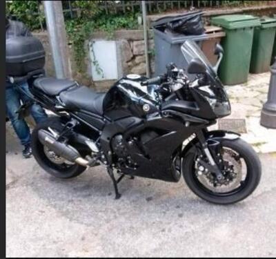 Yamaha FZ1 Fazer (2006 - 16) usata