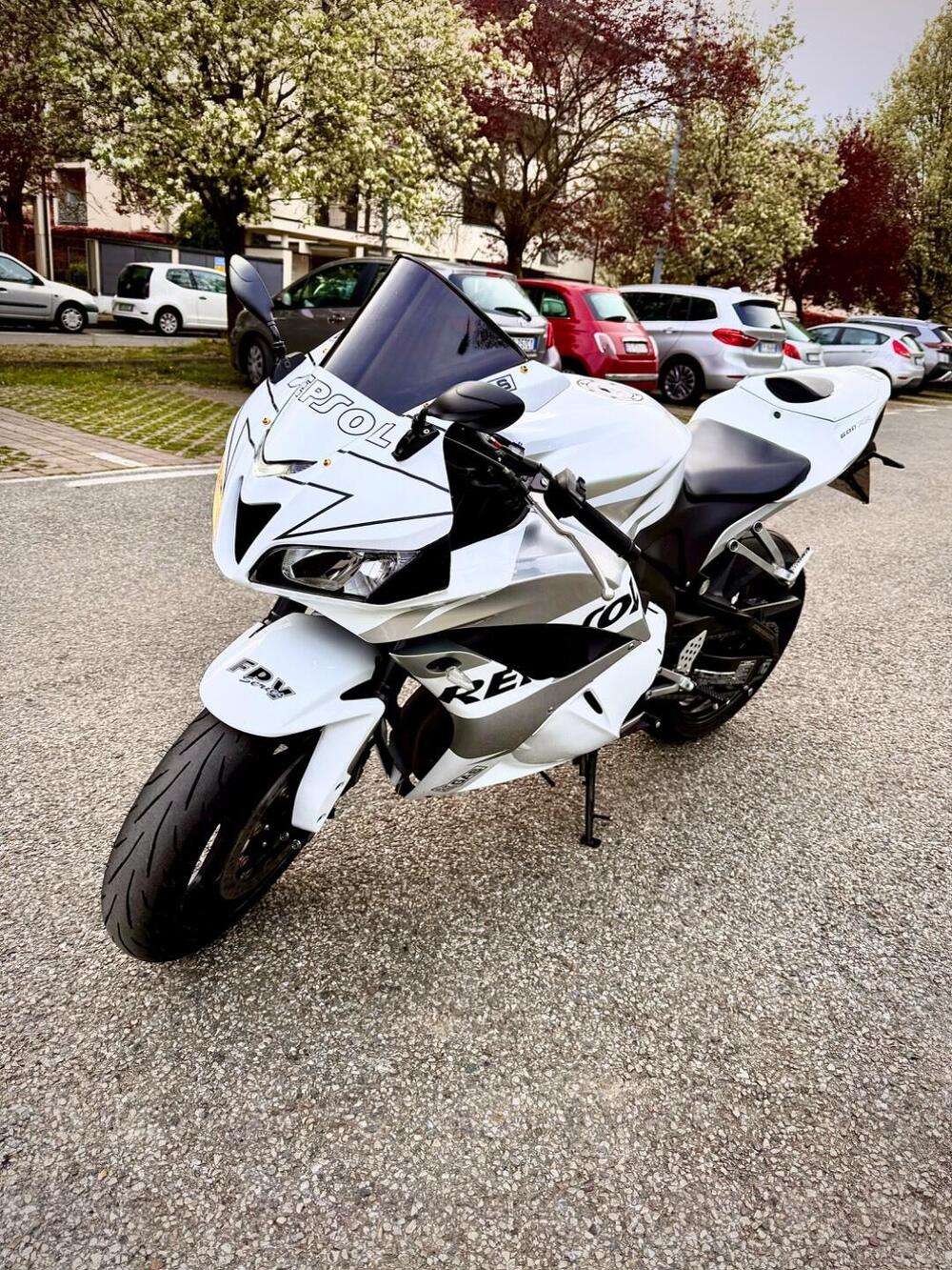 Honda CBR 600 RR (2009 - 12) (3)