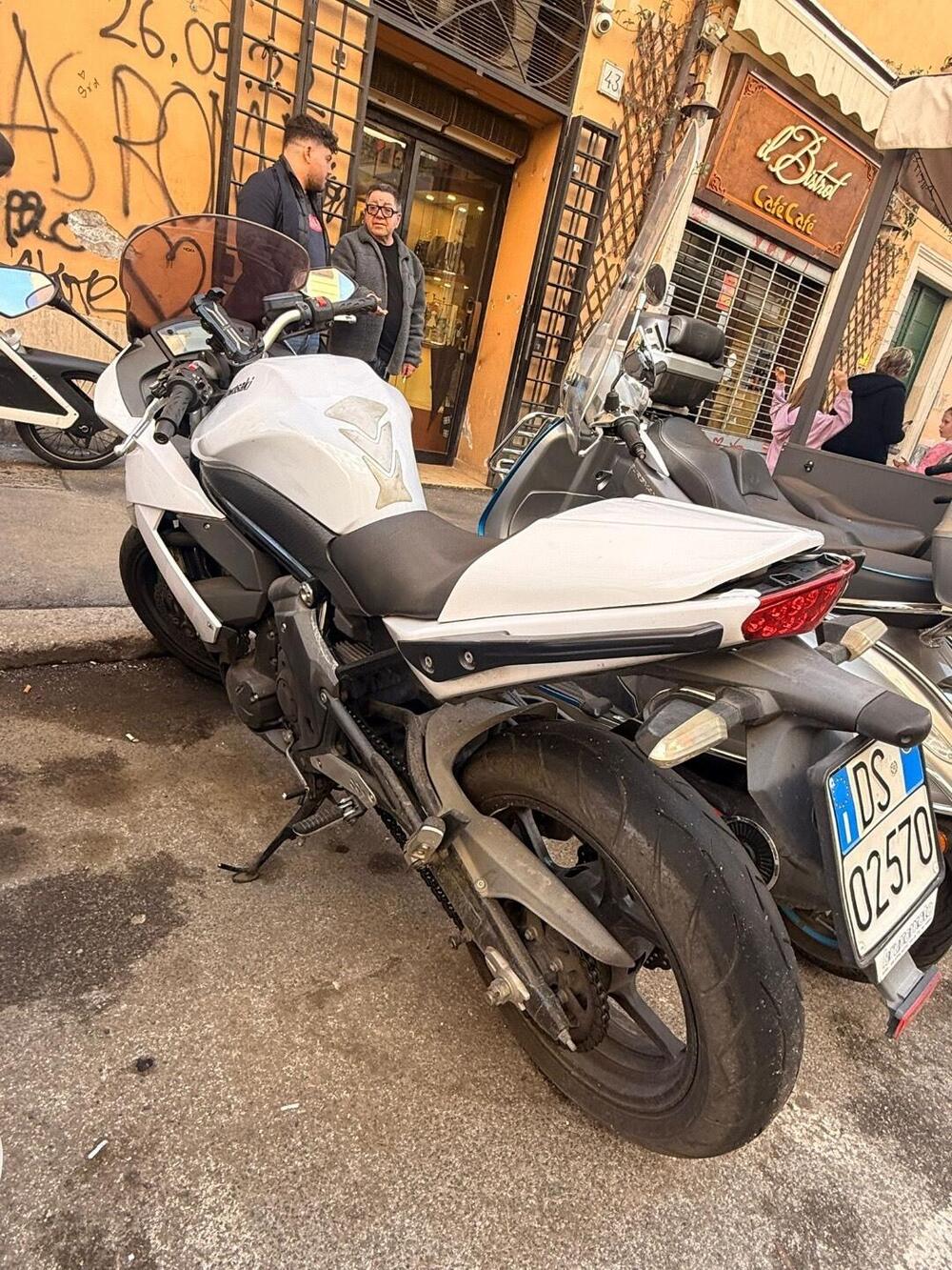 Kawasaki ER-6F (2009 - 11) (4)