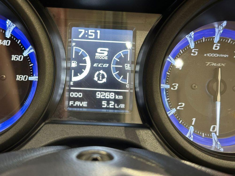 Yamaha T-Max 560 (2020 - 21) (4)