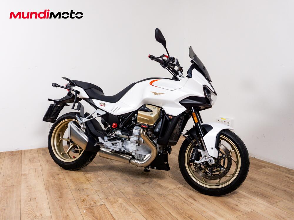 Moto Guzzi V100 Mandello (2022 - 24) (2)