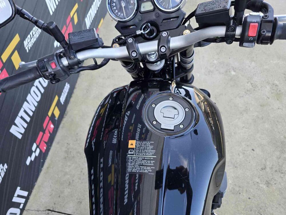 Yamaha XJR 1300 (2015 - 17) (16)