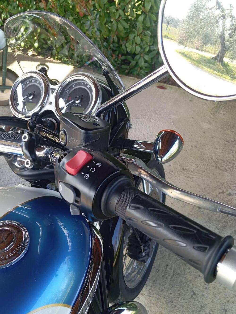 Triumph Bonneville T120 (2021 - 25) (5)