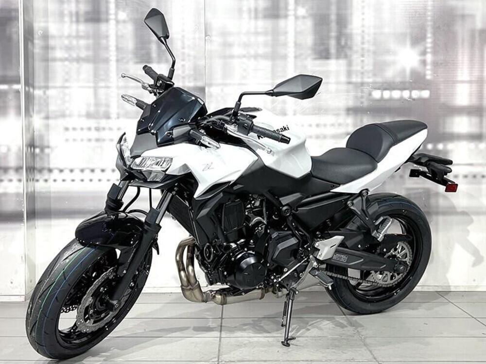 Kawasaki Z 650 (2025 - 26) (7)