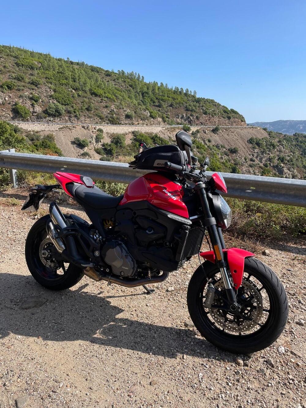 Ducati Monster 937 + (2021 - 25) (7)