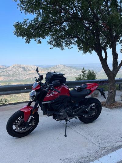 Ducati Monster 937 + (2021 - 25) usata