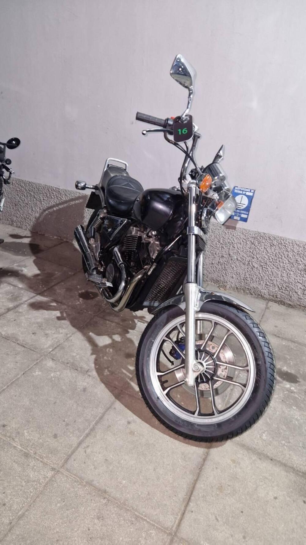 Honda VT500 CUSTOM (2)