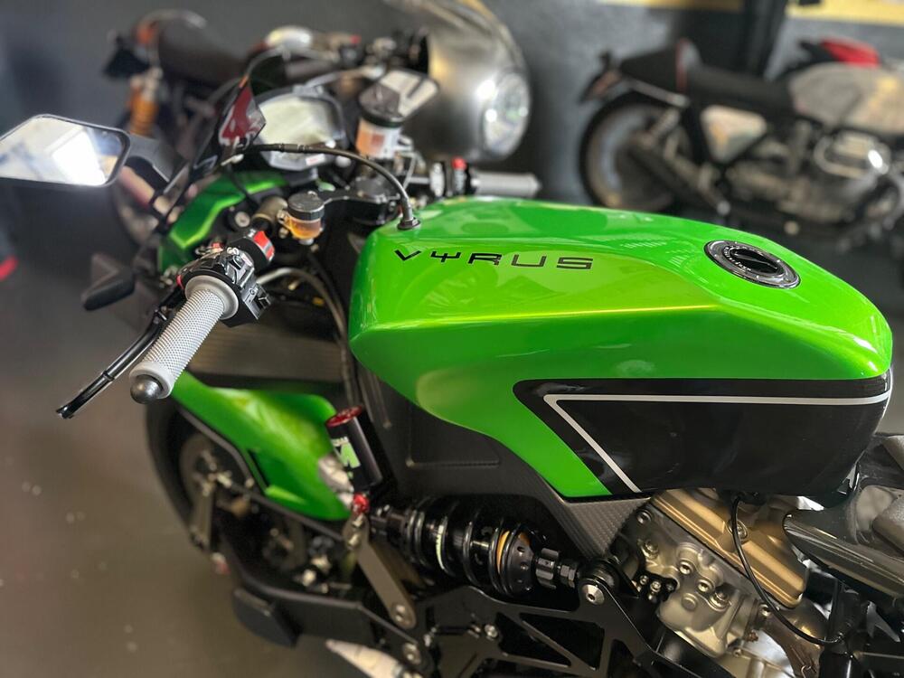 Vyrus 987 C3 4v (2013 - 20) (5)