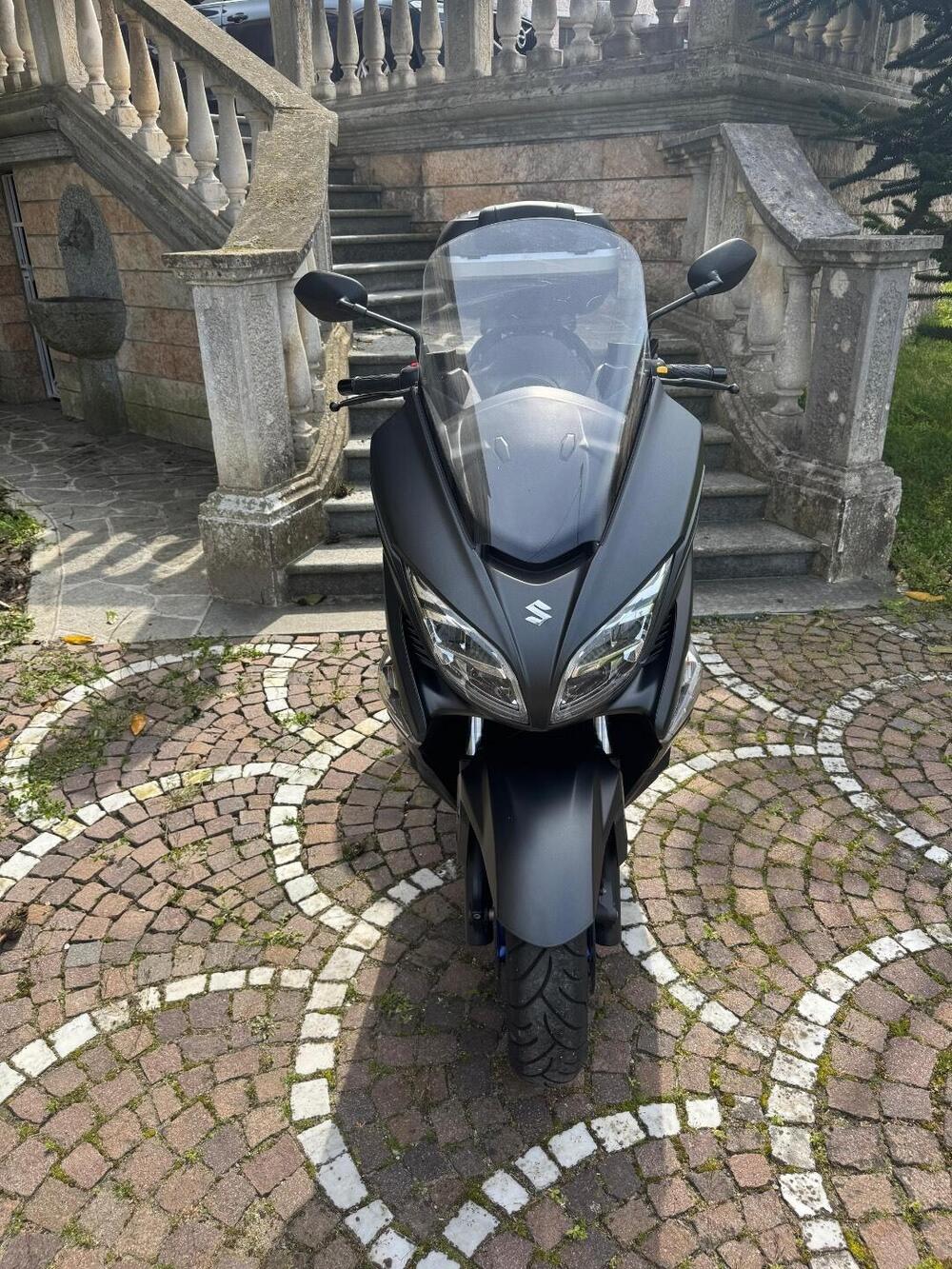 Suzuki Burgman 400 (2022 - 24) (2)