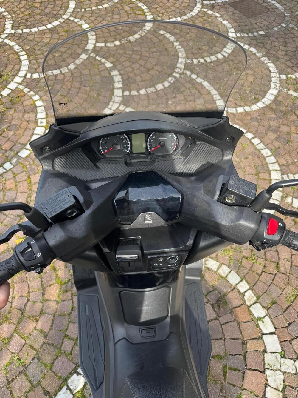 Suzuki Burgman 400 (2022 - 24) (4)