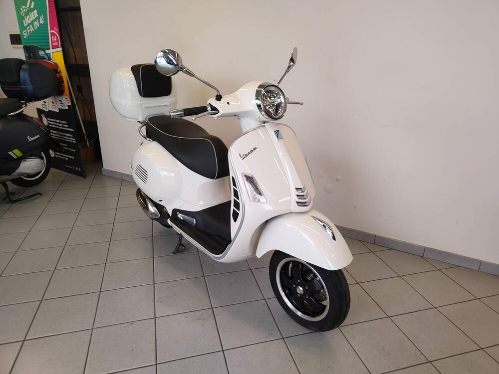 Vespa GTS 300 Super Hpe (2018 - 19) (2)