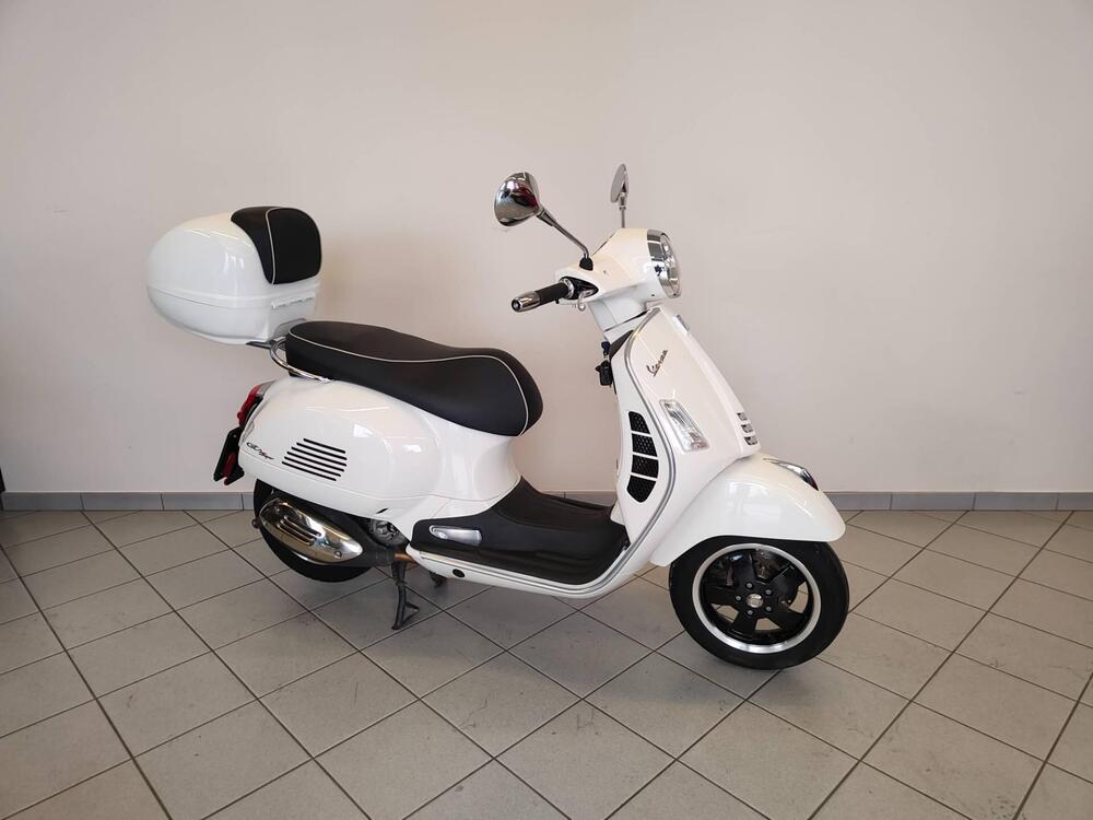 Vespa GTS 300 Super Hpe (2018 - 19) (3)
