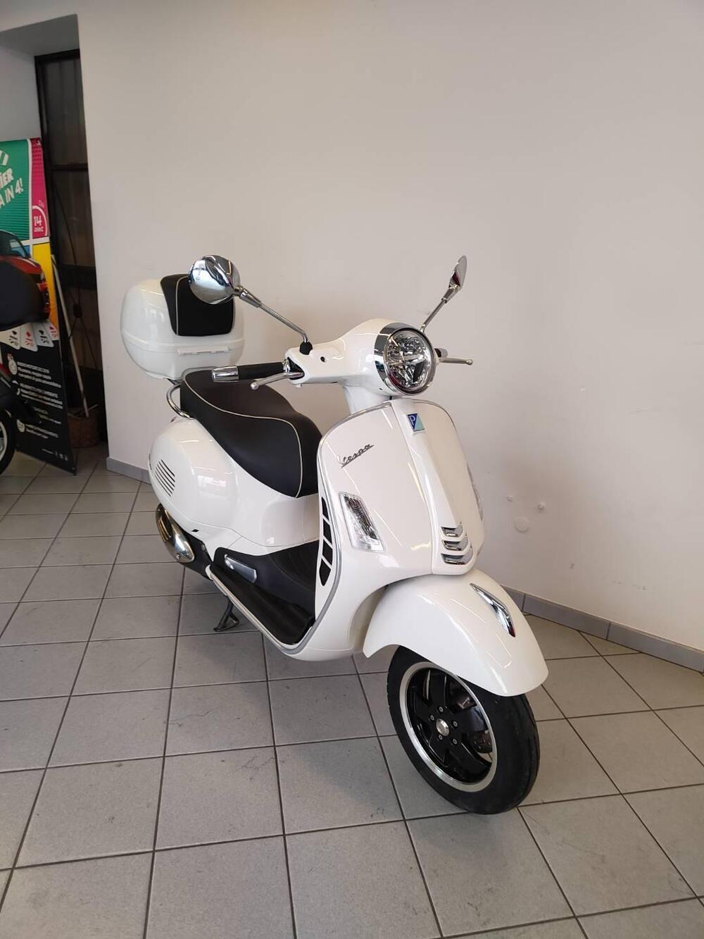 Vespa GTS 300 Super Hpe (2018 - 19) (5)