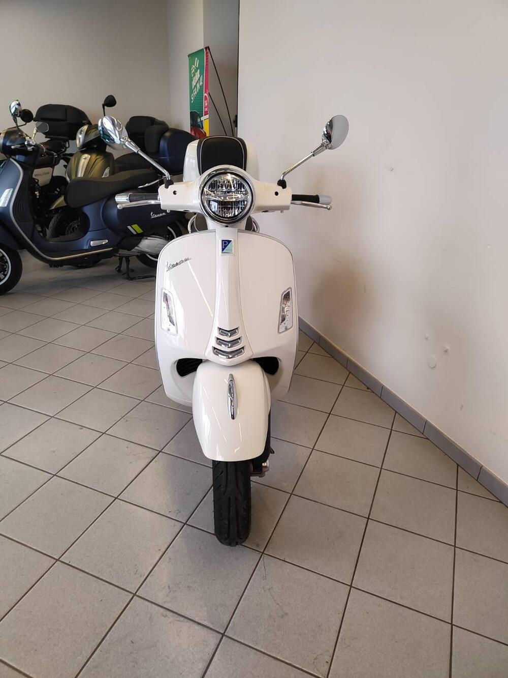 Vespa GTS 300 Super Hpe (2018 - 19) (7)