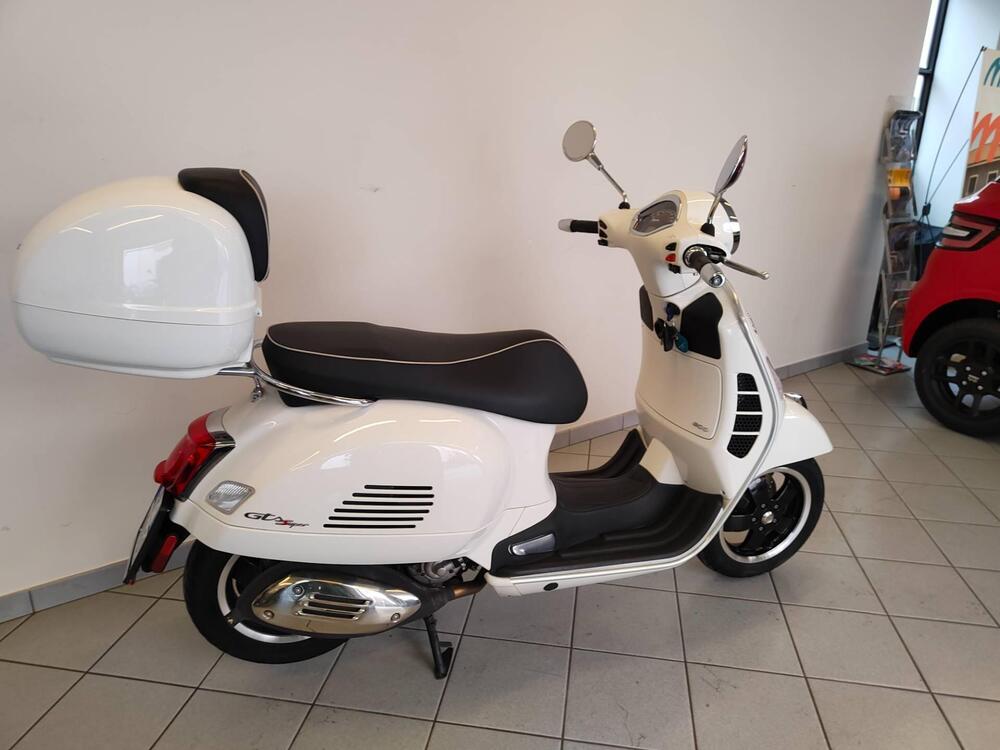 Vespa GTS 300 Super Hpe (2018 - 19) (8)