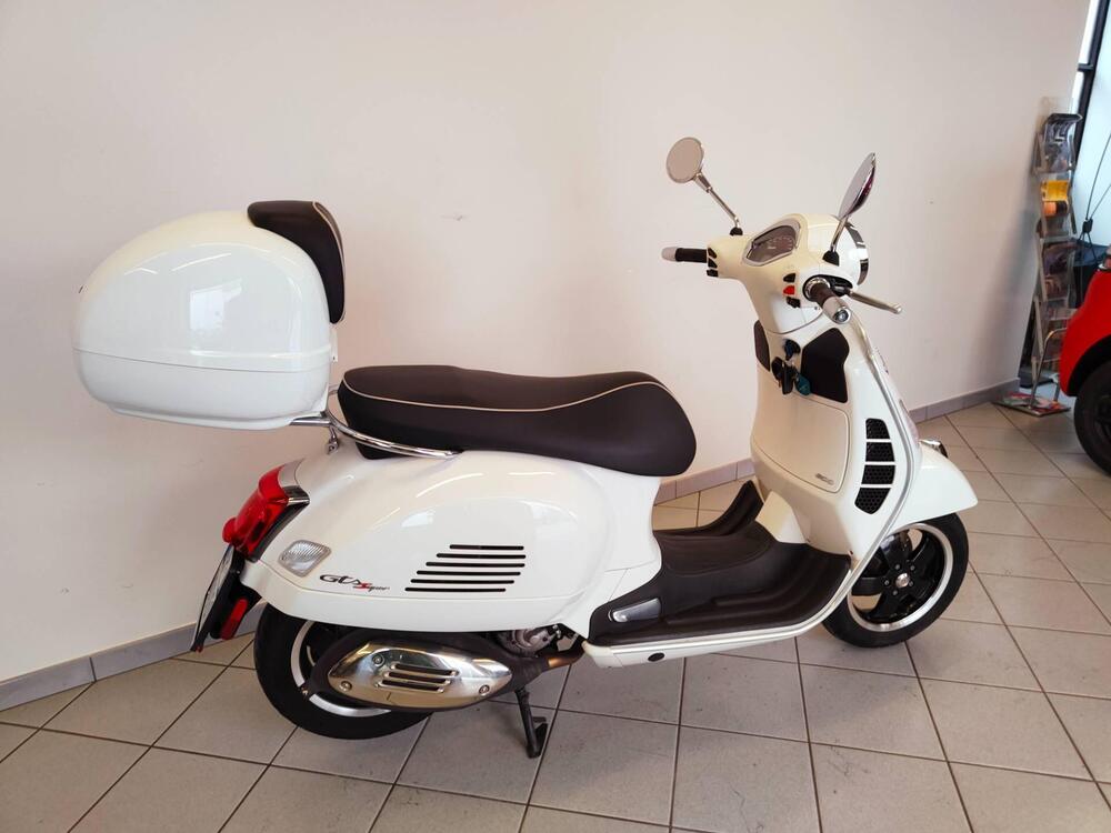Vespa GTS 300 Super Hpe (2018 - 19) (9)