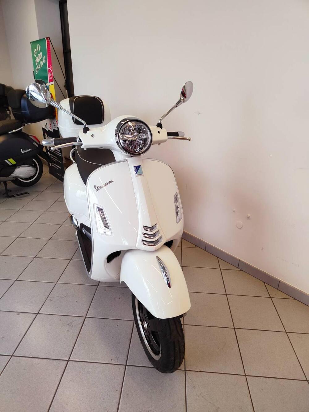 Vespa GTS 300 Super Hpe (2018 - 19) (14)