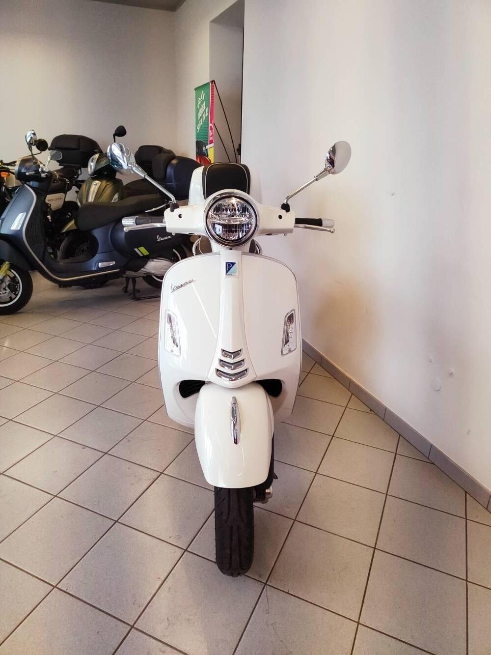 Vespa GTS 300 Super Hpe (2018 - 19) (15)