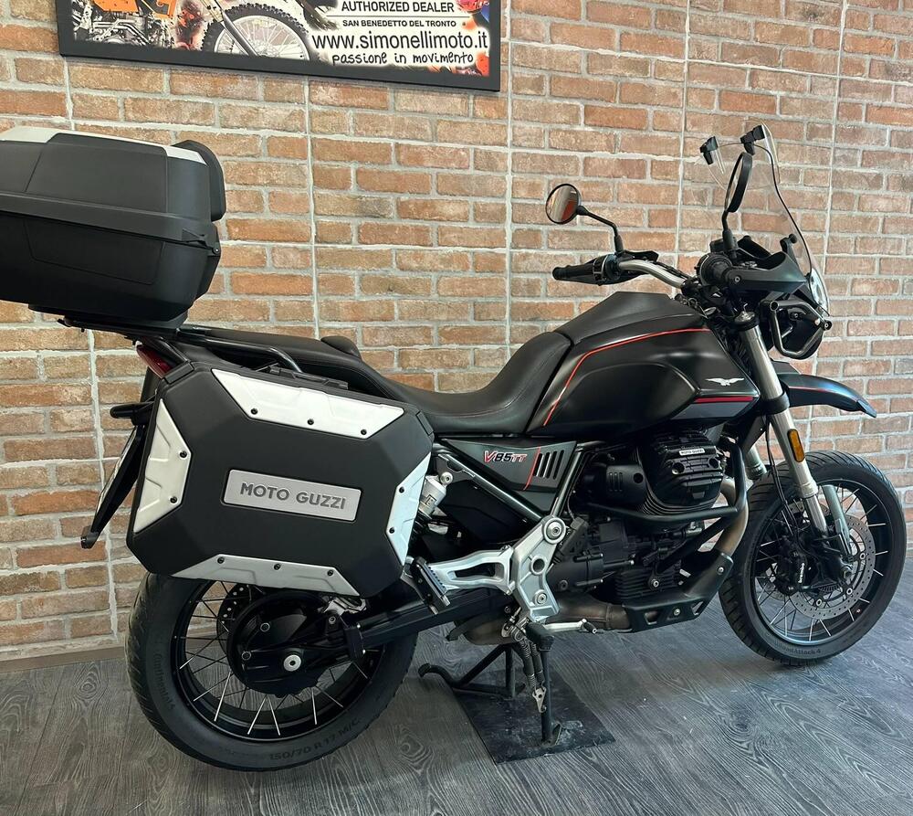 Moto Guzzi V85 TT (2021 - 23) (13)