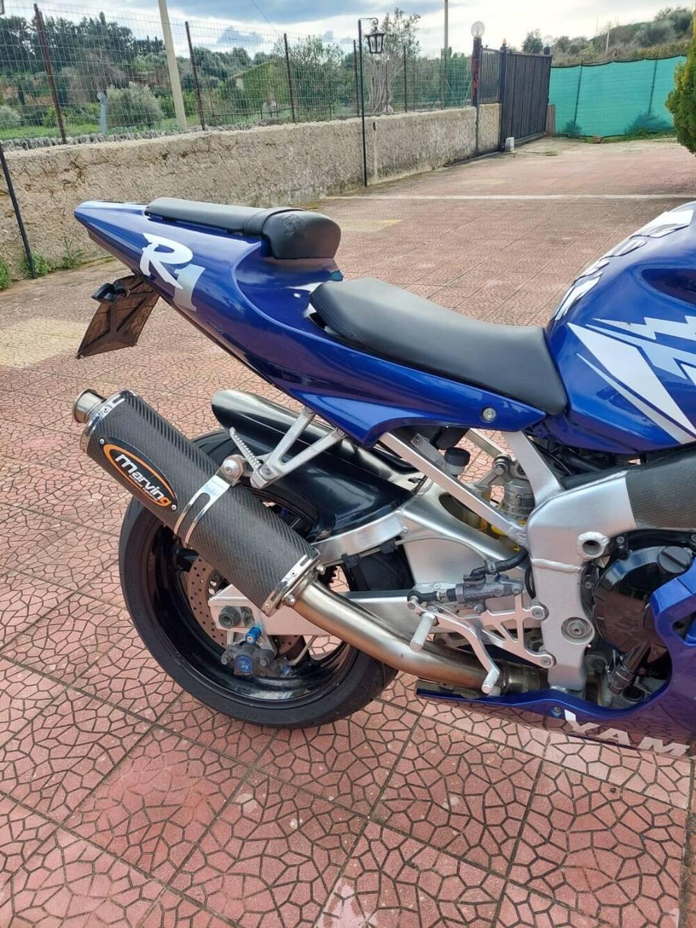 Yamaha YZF R1 (2000 - 01) (3)
