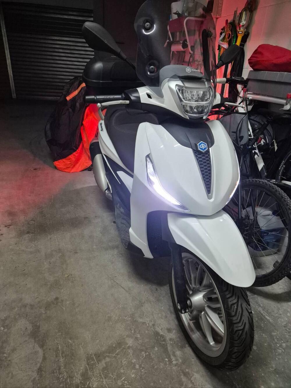 Piaggio Beverly 300 ABS-ASR (2021 - 25)