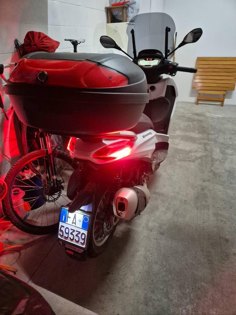 Piaggio Beverly 300 ABS-ASR (2021 - 25) (5)