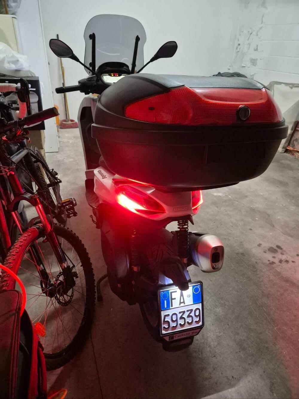 Piaggio Beverly 300 ABS-ASR (2021 - 25) (6)