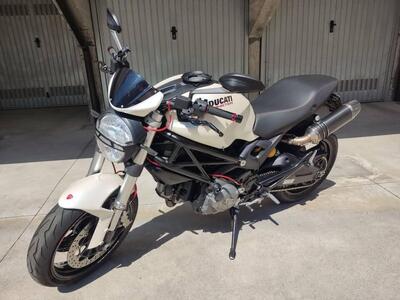 Ducati Monster 696 Plus (2007 - 14) usata