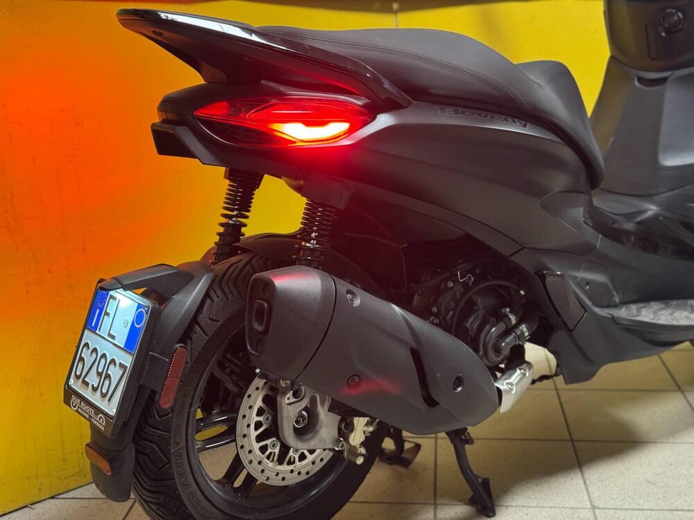 Piaggio Beverly 310 S (2025 - 26) (11)