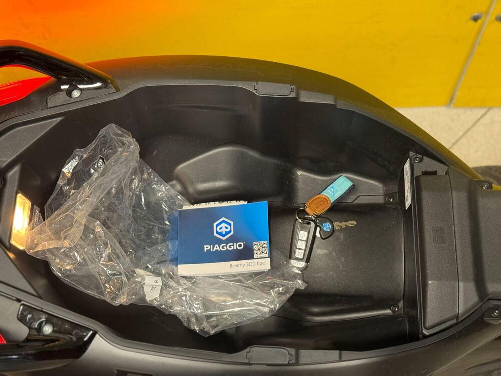 Piaggio Beverly 310 S (2025 - 26) (12)