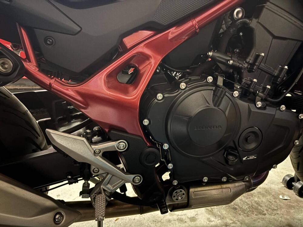 Honda CB 750 Hornet (2023 - 24) (5)