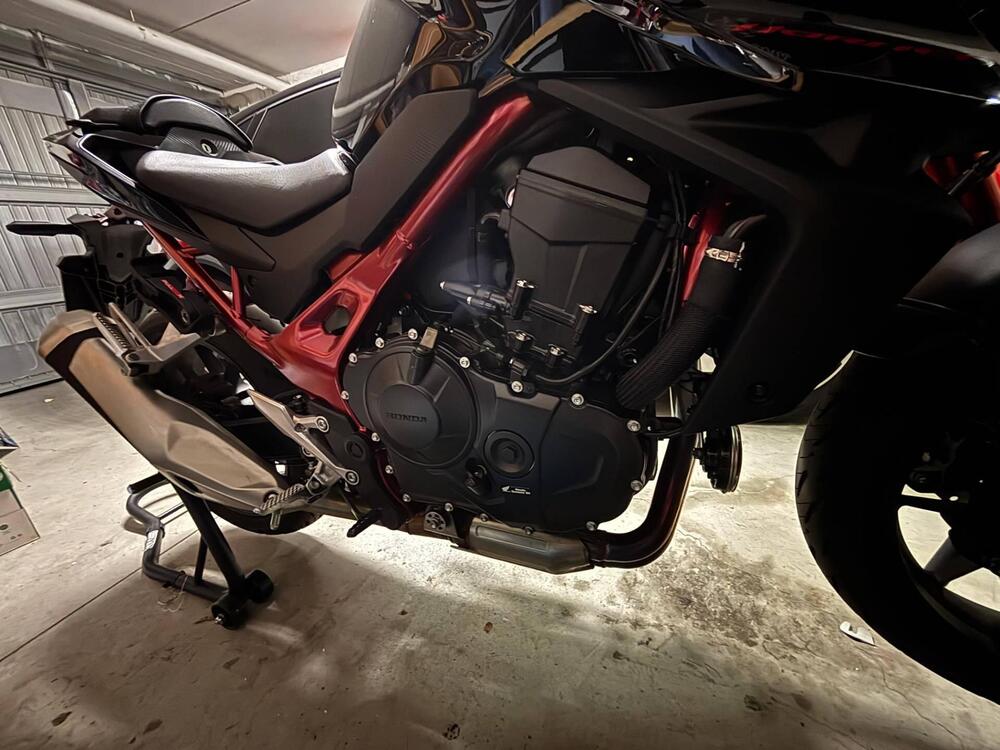 Honda CB 750 Hornet (2023 - 24) (10)