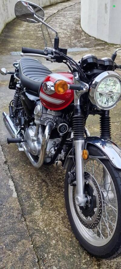 Kawasaki W 800 (2021 - 26) usata