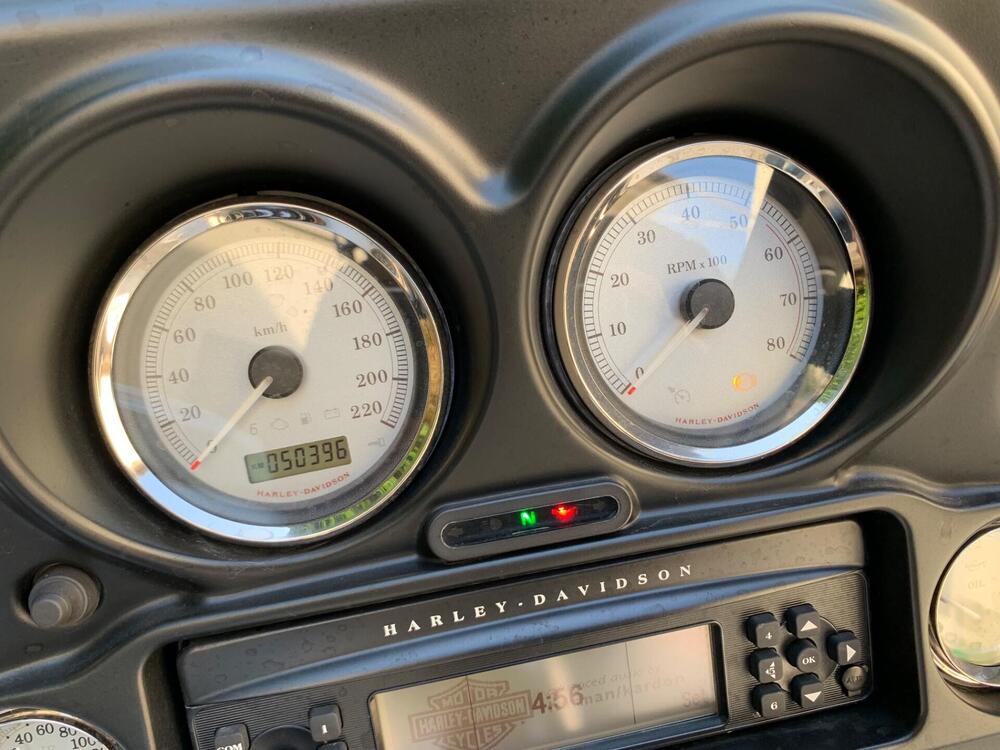 Harley-Davidson 1690 Street Glide (2011 - 13) - FLHX (6)