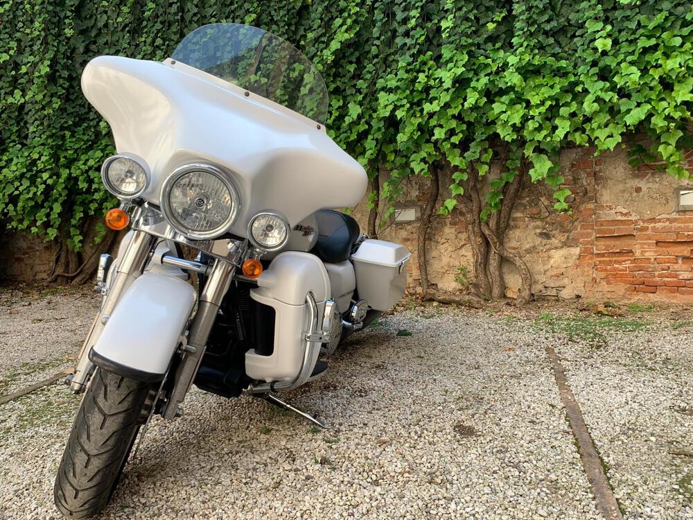 Harley-Davidson 1690 Street Glide (2011 - 13) - FLHX (7)