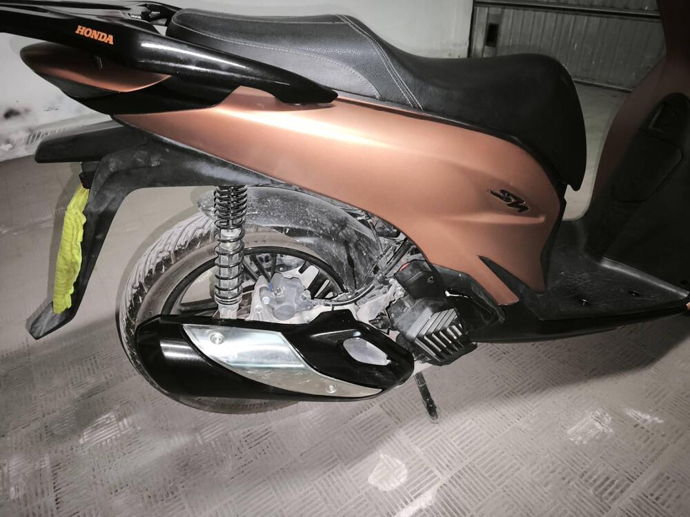 Honda SH 125i Sport (2022 - 23) (9)